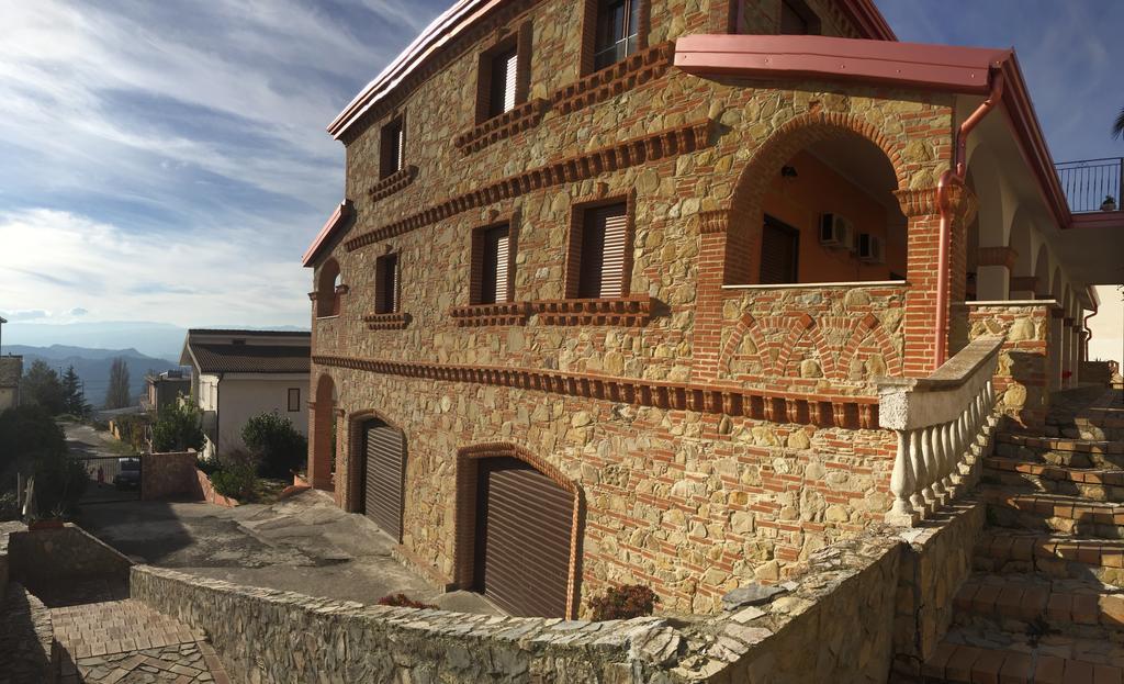 B&B Castello Michelina San Nicola dell'Alto ภายนอก รูปภาพ