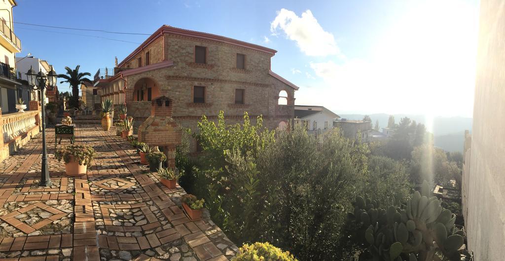 B&B Castello Michelina San Nicola dell'Alto ภายนอก รูปภาพ