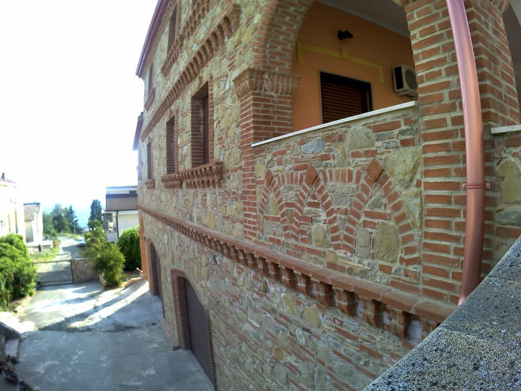B&B Castello Michelina San Nicola dell'Alto ภายนอก รูปภาพ