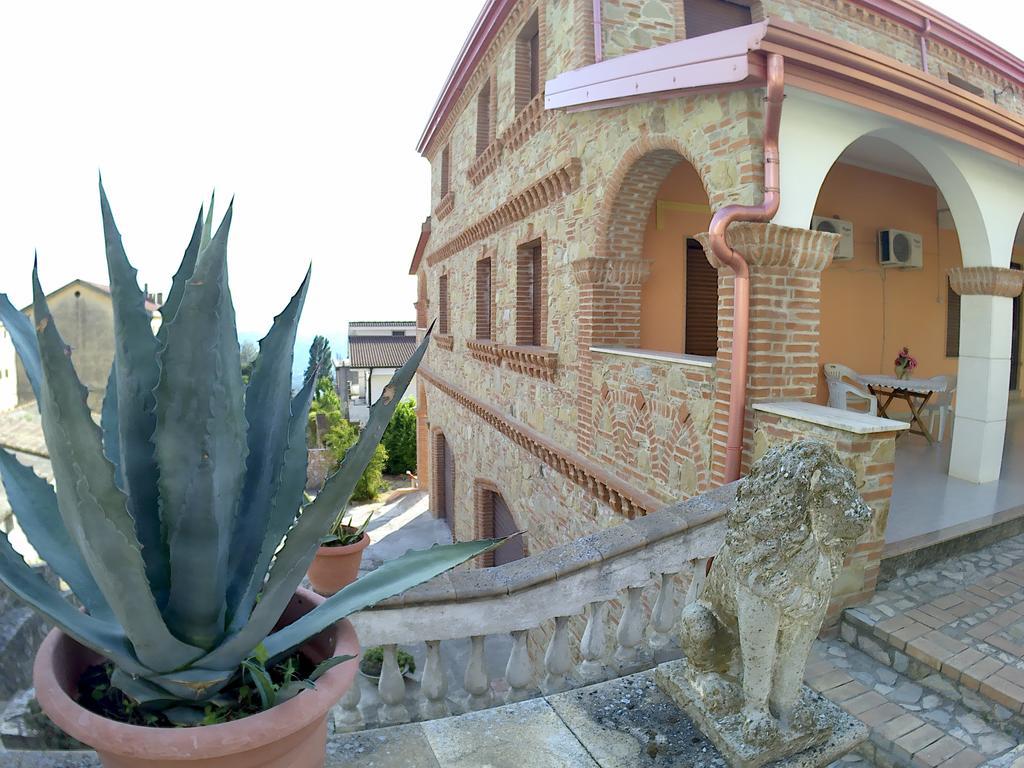 B&B Castello Michelina San Nicola dell'Alto ภายนอก รูปภาพ